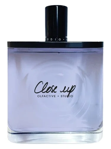 Frasco do perfume Olfactive Studio Close Up